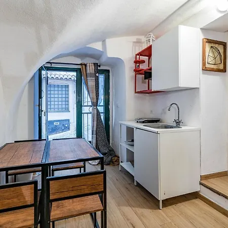 Lägenhet In With 1 Bedrooms And Wifi Sanremo