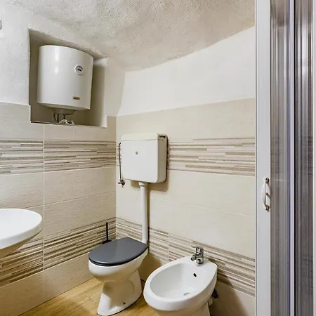 In With 1 Bedrooms And Wifi * Sanremo