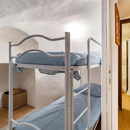 Apartamento In With 1 Bedrooms And Wifi San Remo